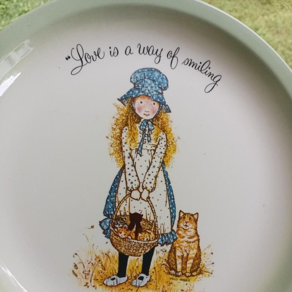 Holly Hobbie porcelain collector plate dated 1972. Made in the USA